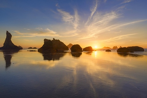 Scenic view of seascape at sunset, Bandon, Oregon