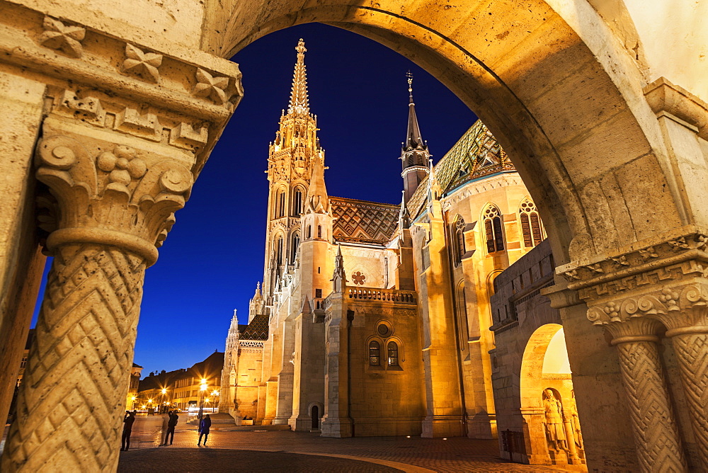 Matthias Church seen through arch of Fisherman's Bastion, Hungary, Budapest, Matthias Church, Fisherman's Bastion