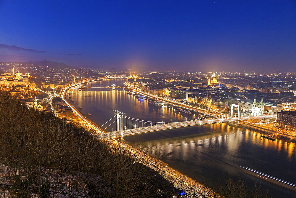 Waterfront cityscape with illuminated Elisabeth Bridge, Hungary, Budapest, Elisabeth Bridge, Chain Bridge