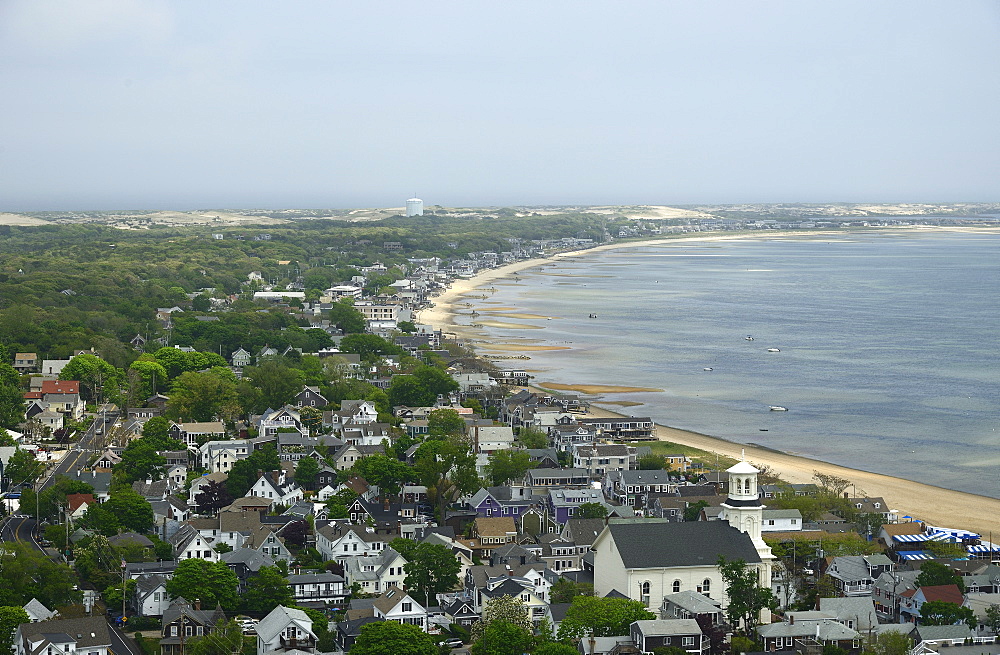 Massachusetts, Cape Cod, Provincetown, Residential district next to coastline