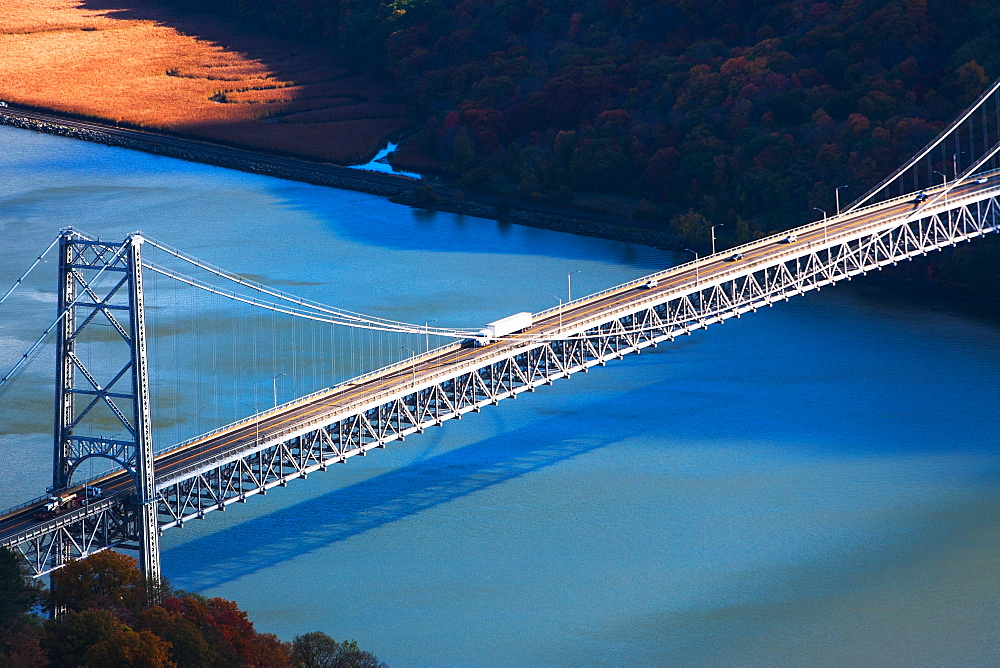 USA, New York, Bear Mountain with bridge above blue river