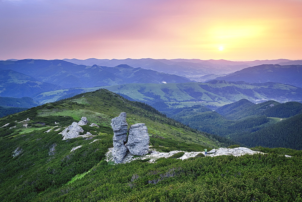 Ukraine, Ivano-Frankivsk region, Verkhovyna district, Carpathians, Chernohora, Mountain landscape at sunset