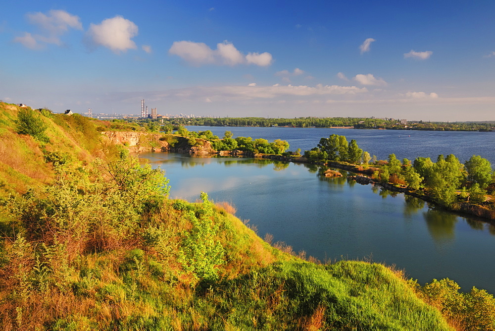 Ukraine, Dnepropetrovsk, Landscape with pond and river on sunny day