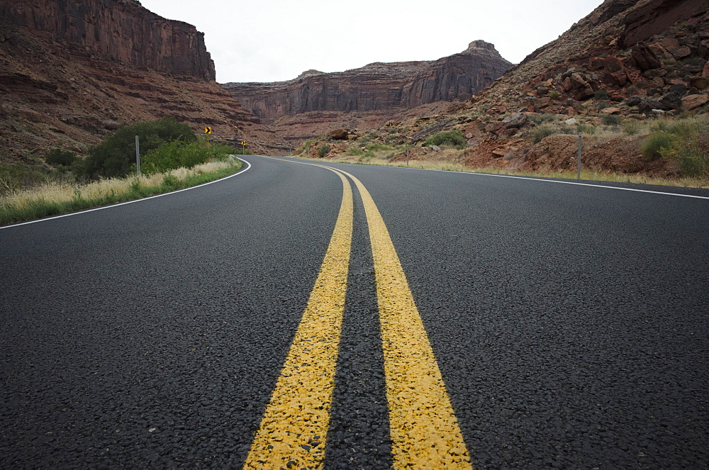 Highway in Grand Canyon National Park, Arizona, Grand Canyon, Arizona, USA