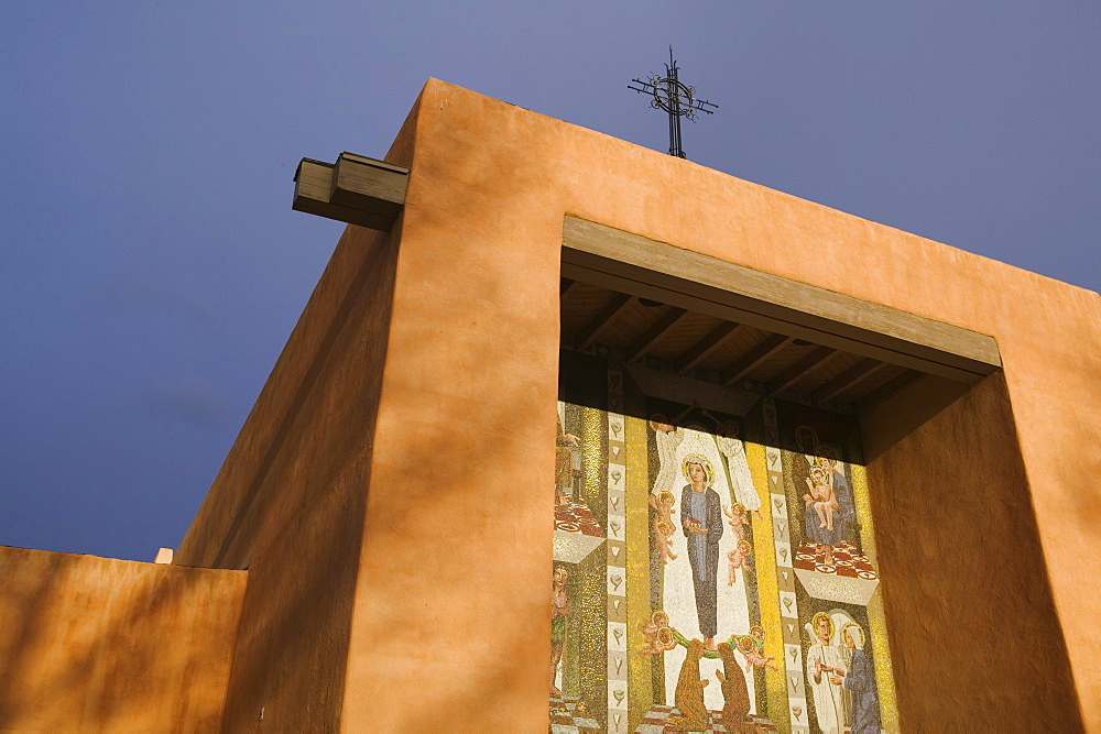 Adobe church at St. Francis College, Santa Fe, NM/USA