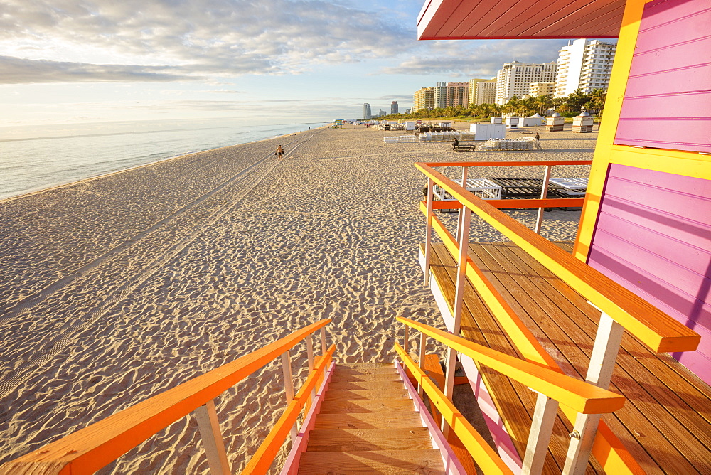 USA, Florida, Miami, Lifeguard hut on beach at dusk