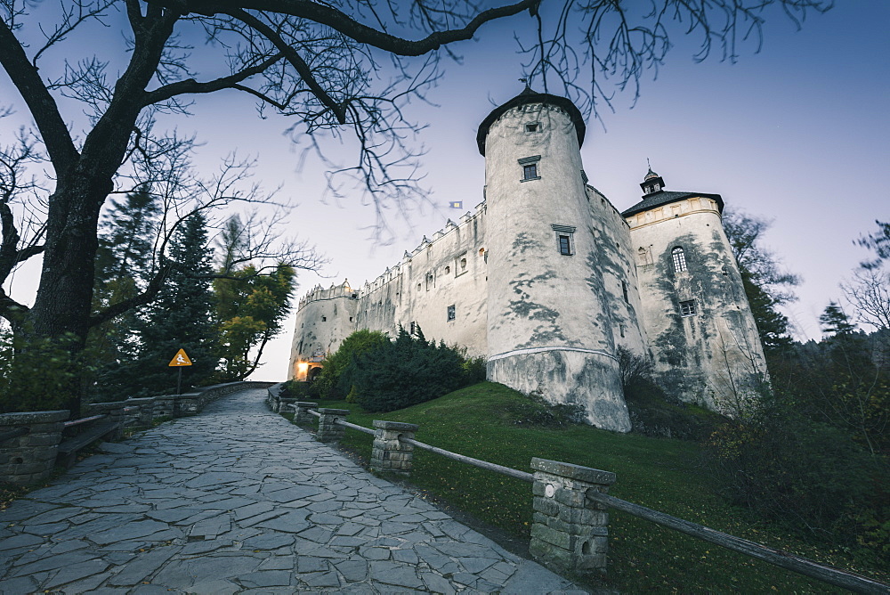 Poland, Lesser Poland, Niedzica, White castle on hill