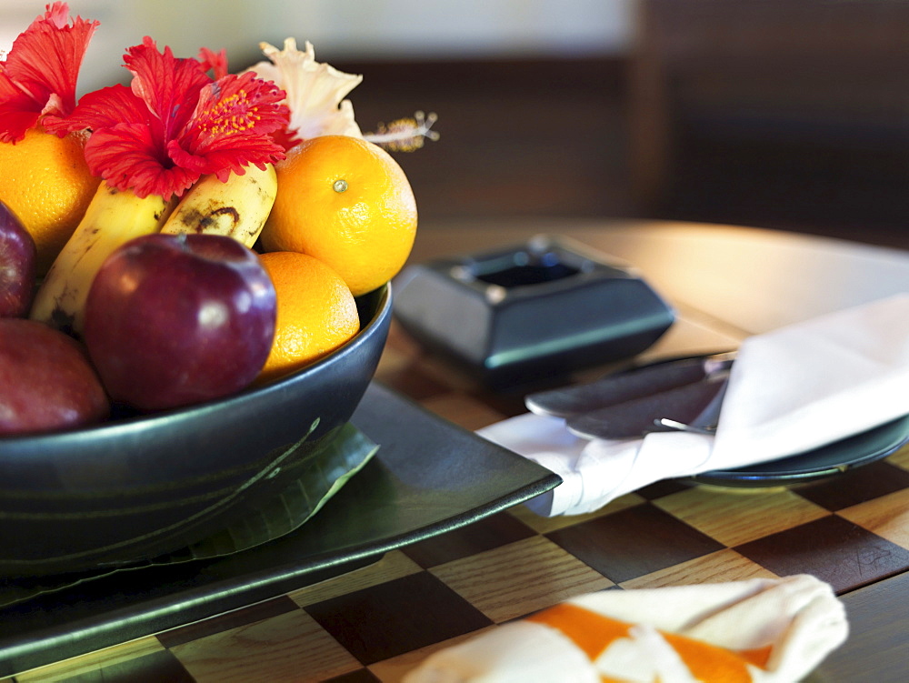 Bowl of fruit