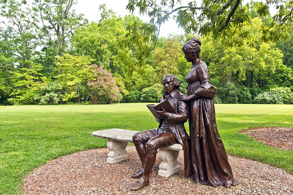 USA, Virginia, Orange, Montpelier, statues of Dolly and James Madison