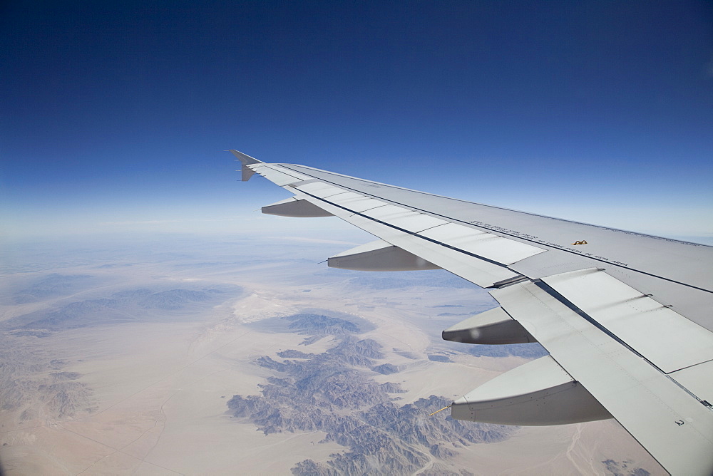 Aeroplane wing in flight