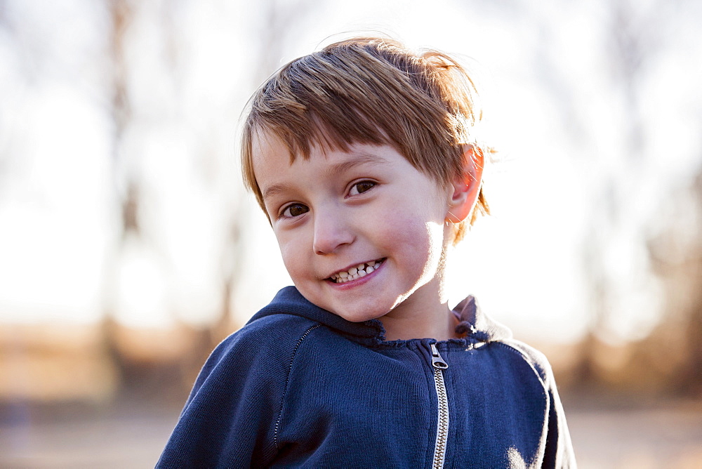 Portrait of smiling boy (4-5)