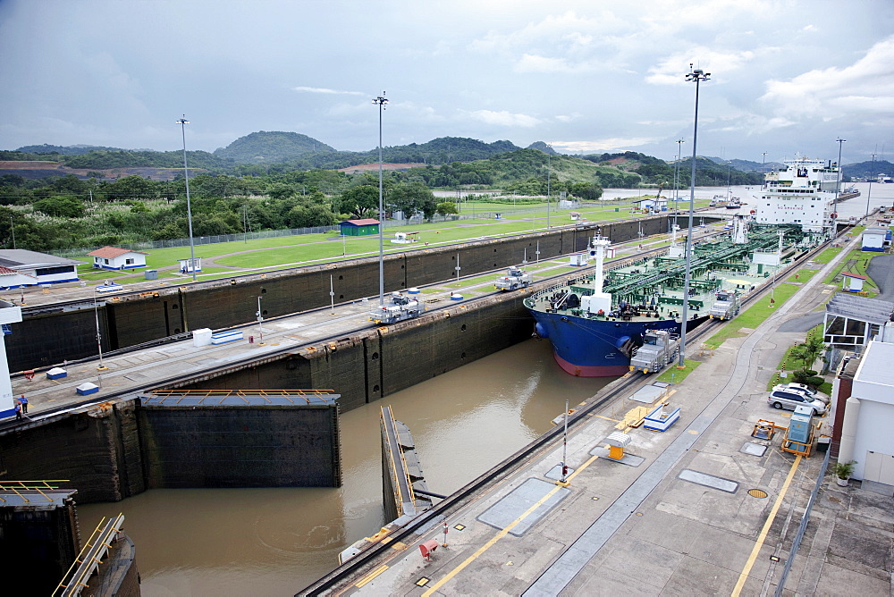 Panama, Panama City, Ship in canal lock