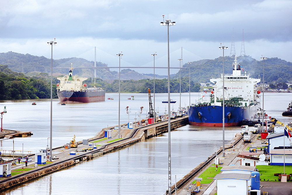 Panama, Panama City, Ship in canal lock