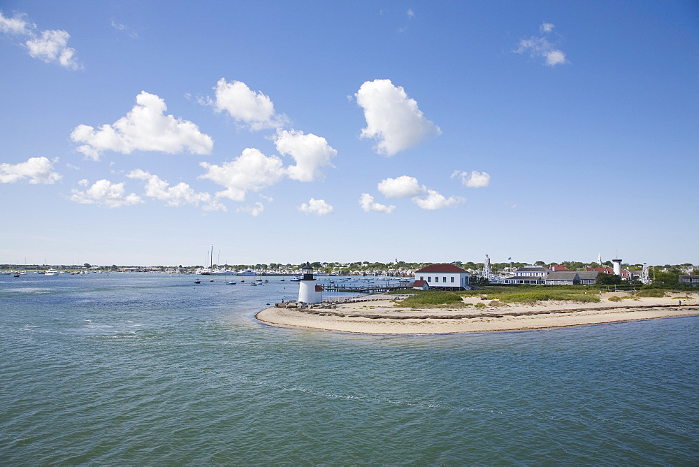 Harbor and Brant Point lighthouse in Nantucket