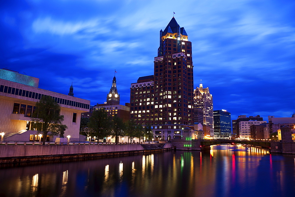 Milwaukee River in the city center