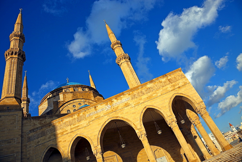 Place d'Etoile, Mohammad al Amin Mosque