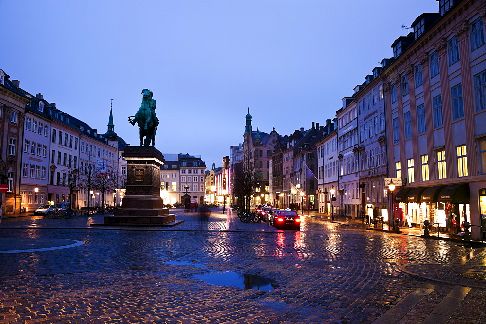 Street scene in early morning