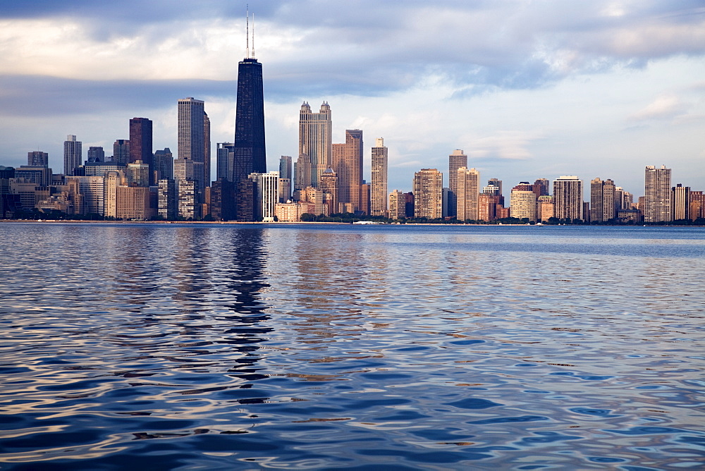 USA, Illinois, Chicago, City skyline over Lake Michigan