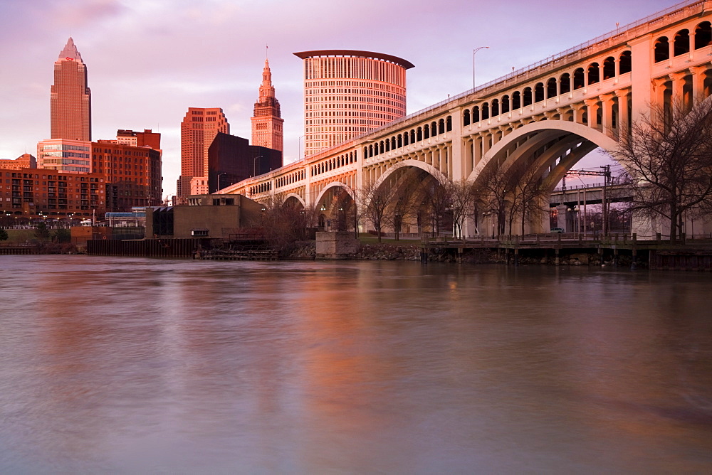 Cleveland, USA, Ohio Cleveland, cityscape with arch bridge