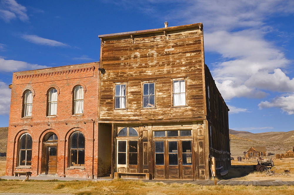 USA, California, Bodie, Old buildings in Western town