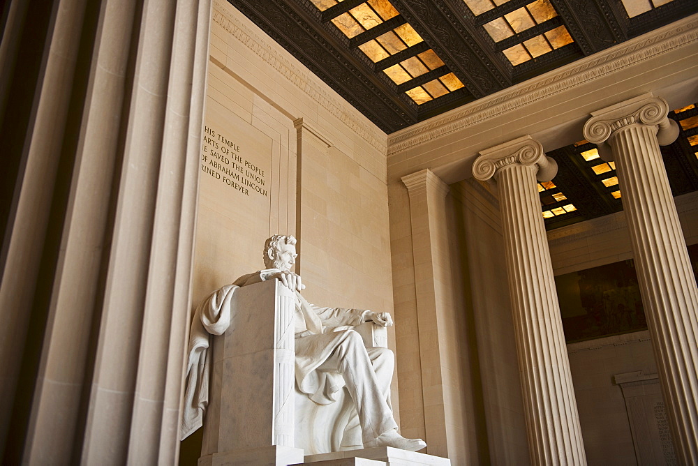 Statue of Abraham Lincoln