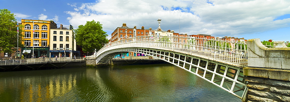 Ha'penny bridge and River Liffey