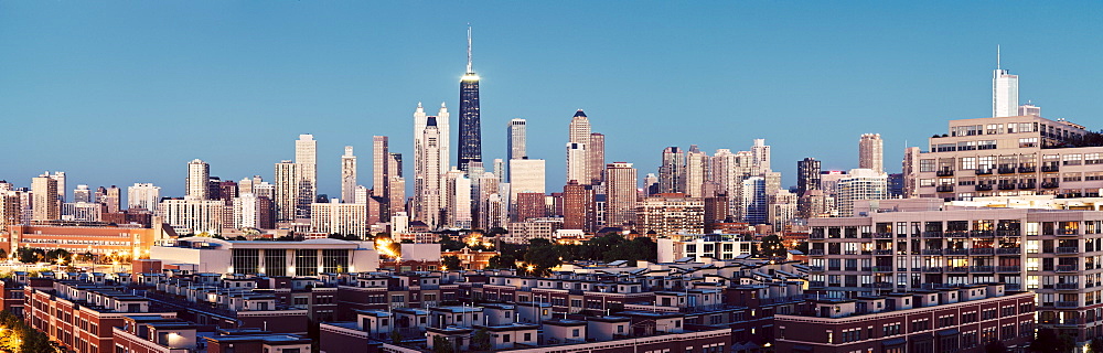 USA, Illinois, North Loop in Chicago panorama