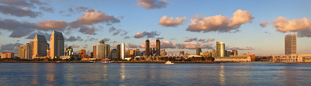 USA, California, San Diego skyline at sunset