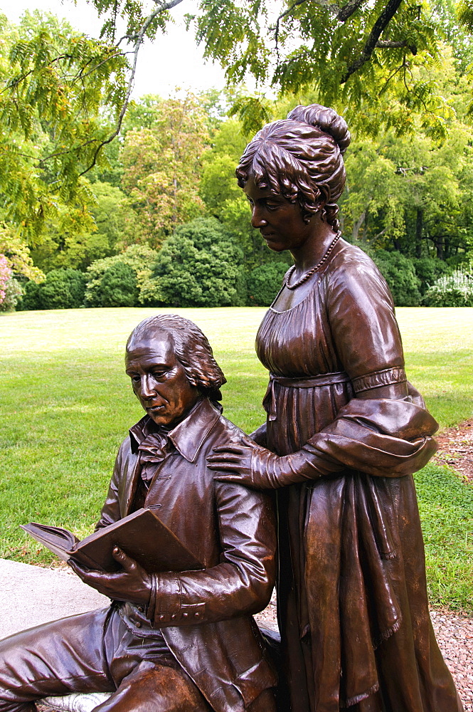 USA, Virginia, Orange, Montpelier, statues of Dolly and James Madison