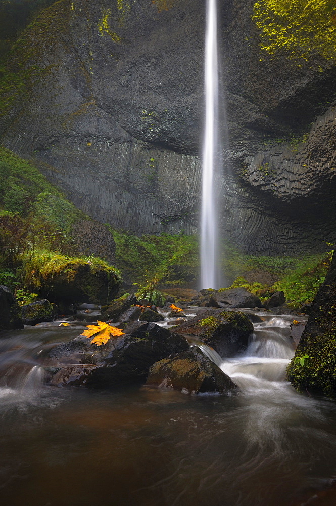 USA, Oregon, Marion County, View of Lattorelle Falls