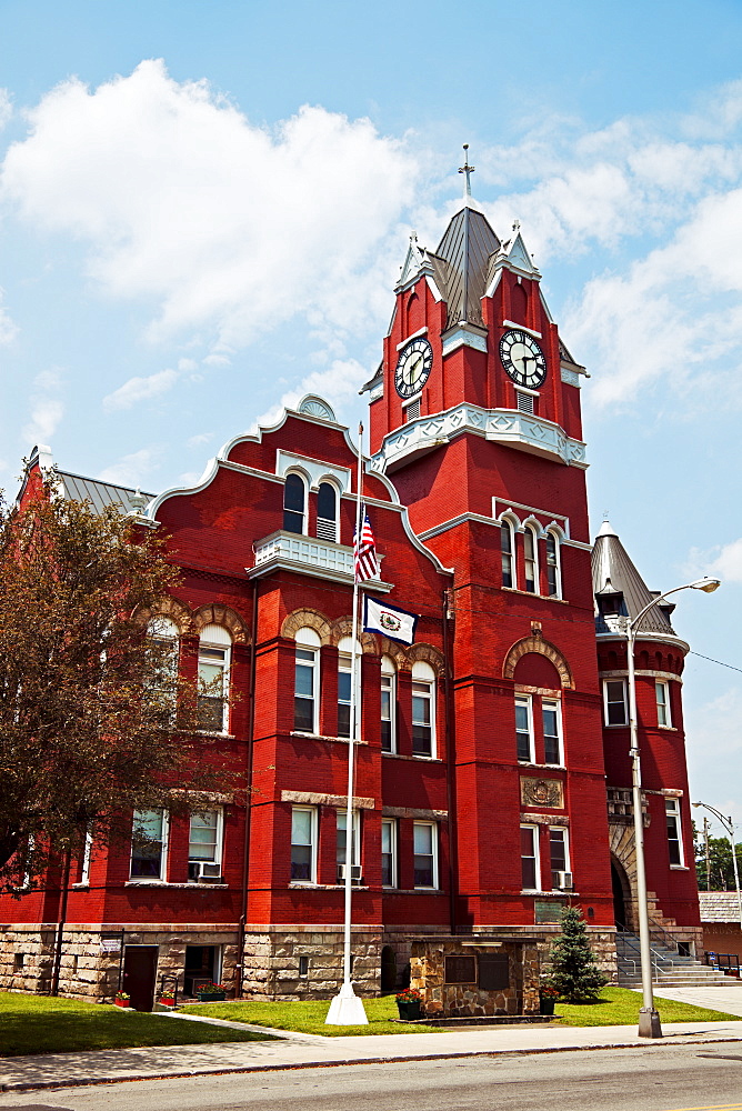 USA, West Virginia, Parsons, Facade of old courthouse