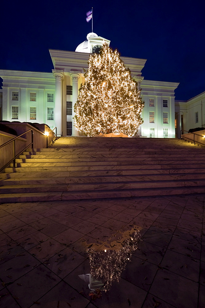 USA, Alabama, Montgomery, Christmas tree outside State Capitol building