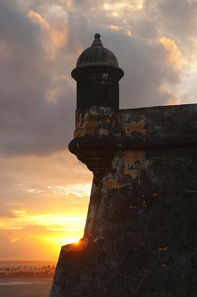 Puerto Rico, Old San Juan, Fort San Felipe del Morro at sunset