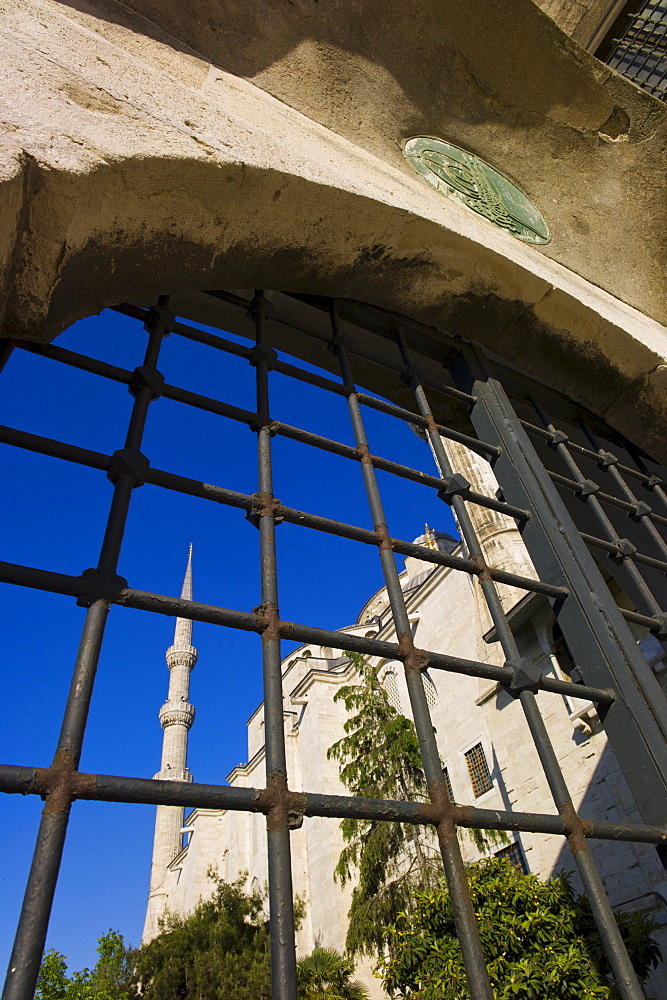 Turkey, Istanbul, Sultanahmet Mosque gate