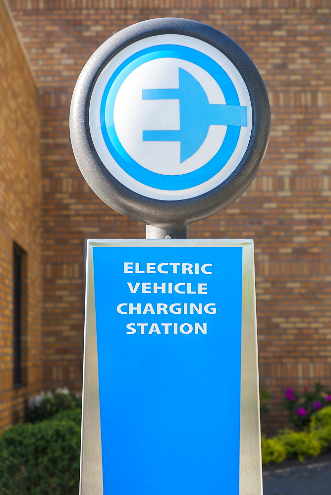 Electric charging station sign, Portland, Oregon