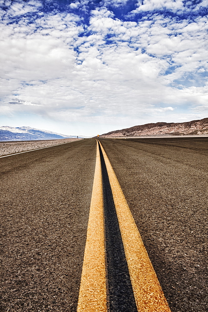 USA, California, Death Valley, Double Yellow Line, USA, California, Death Valley