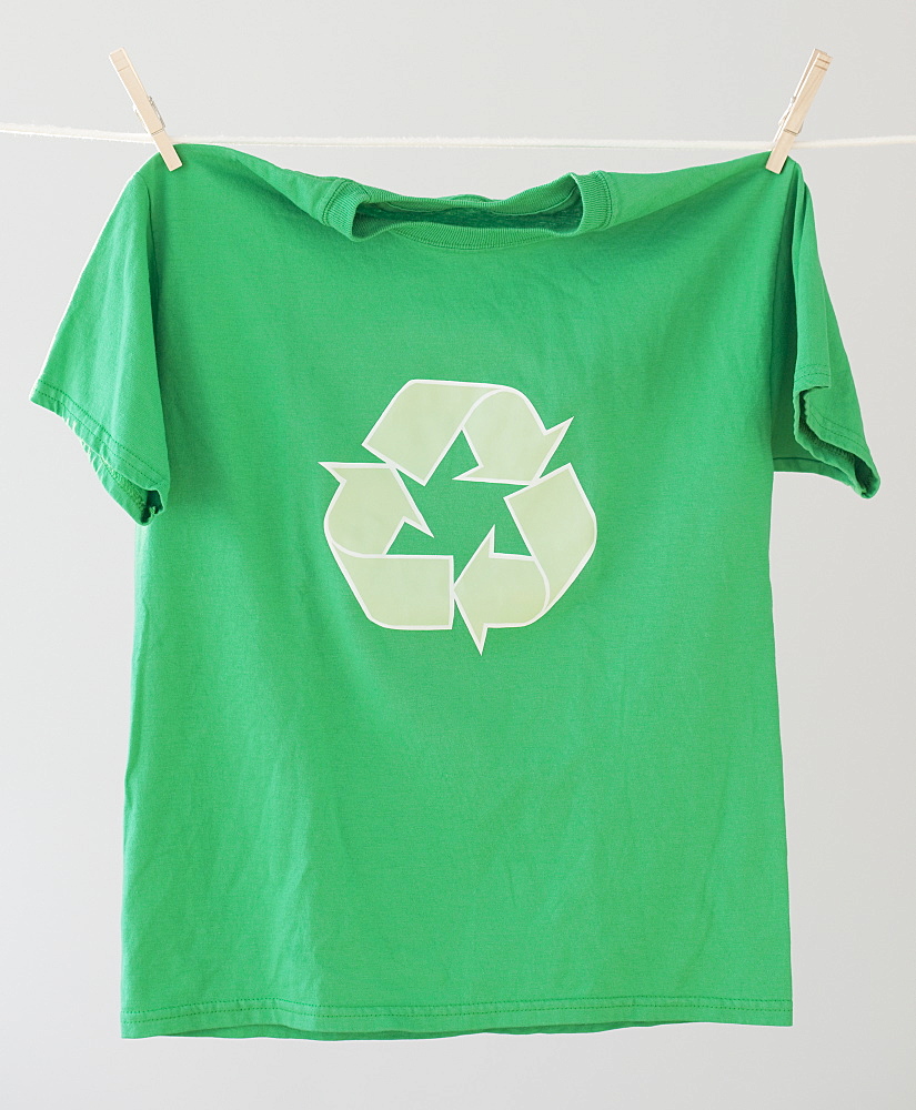 Green recycling t-shirt