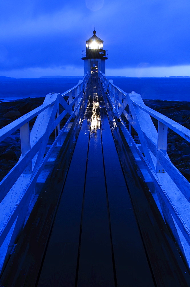 Lighthouse beacon