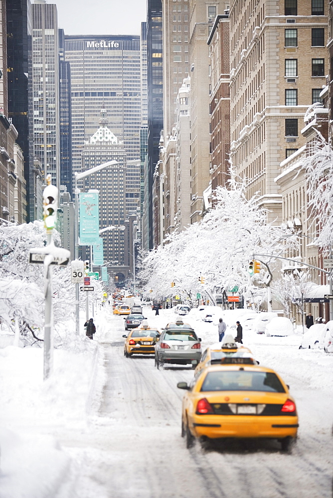 USA, New York City, Park Avenue in winter