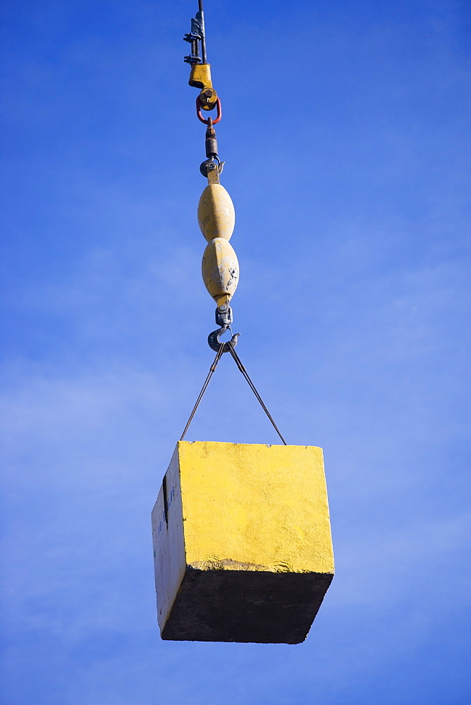 Crane hook carrying block