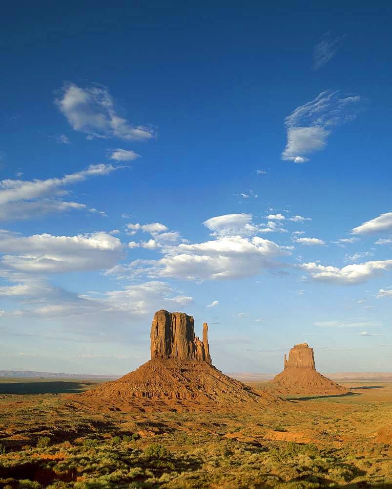 Arizona, Monument Valley Tribal Park, West and East Mitten Buttes in Monument Valley