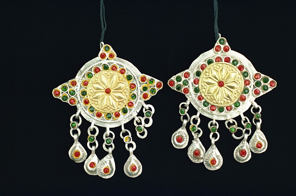 Close-up of Baluchi peen clips, Pakistan, Asia