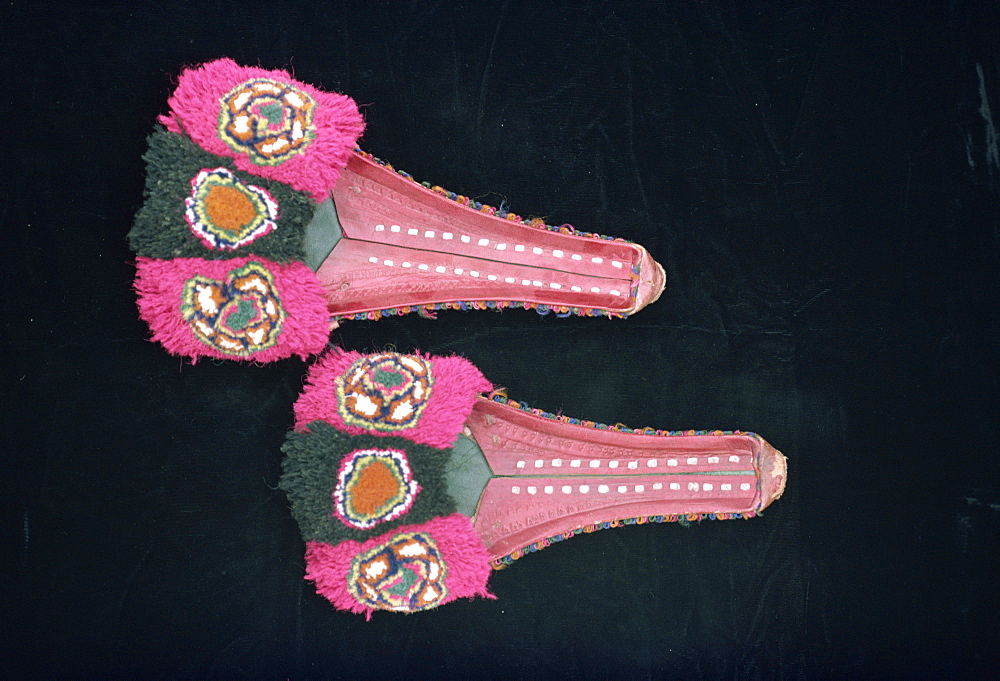 Sindhani worn by Sindhi women, Pakistan, Asia