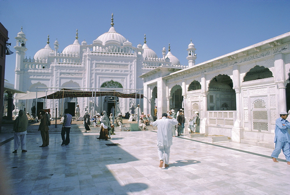 Data Durbar Shrine, Lahore, Pakistan