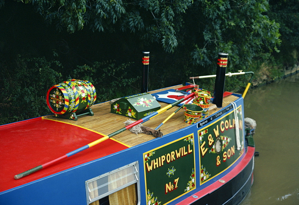 Traditional narrow boat on Oxford Canal, England, United Kingdom, Europe