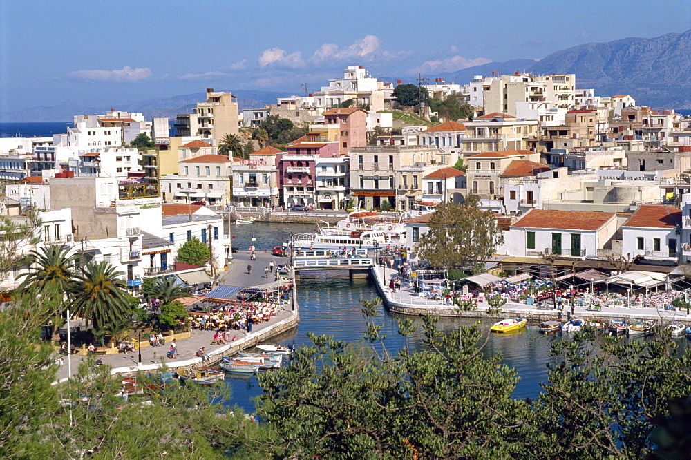 Bottomless Lake (Lake Voulismeni), Agios Nikolas, Crete, Greek Islands, Greece, Europe