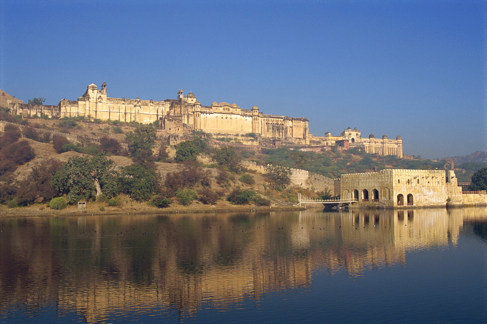 Amber Palace and Fort, built in 1592 by Maharajah Man Singh, from Moata Sagar (lake), Jaipur, Rajasthan state, India, Asia