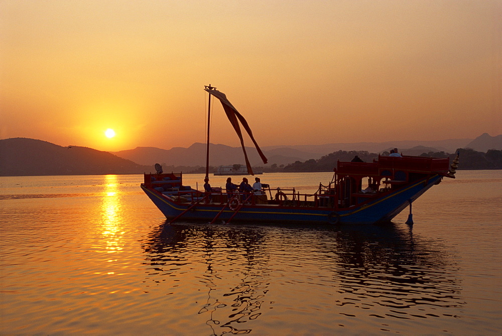 Royal barge at Lake Palace Hotel, Udaipur, Rajasthan state, India, Asia