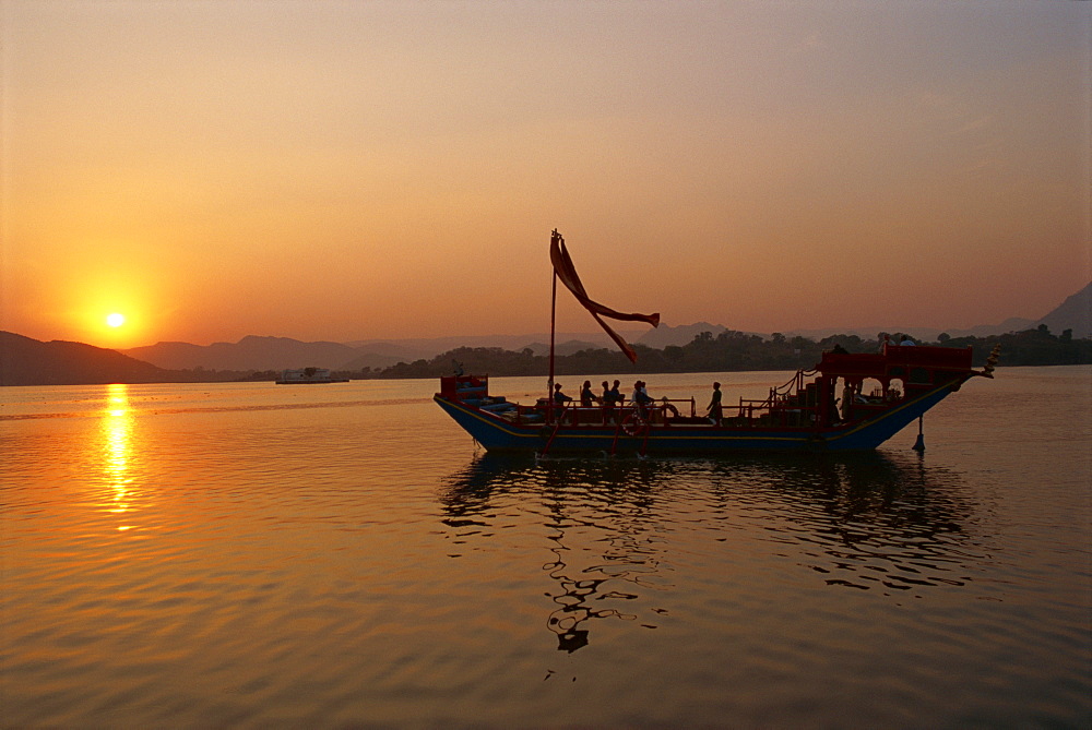 Royal barge at Lake Palace Hotel, Udaipur, Rajasthan state, India, Asia