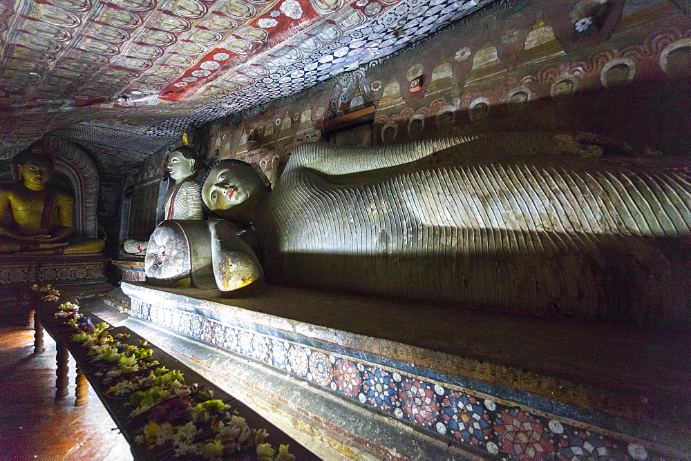 Reclining Buddha, Royal Rock Temple, Golden Temple of Dambulla, UNESCO World Heritage Site, Dambulla, Sri Lanka, Asia 